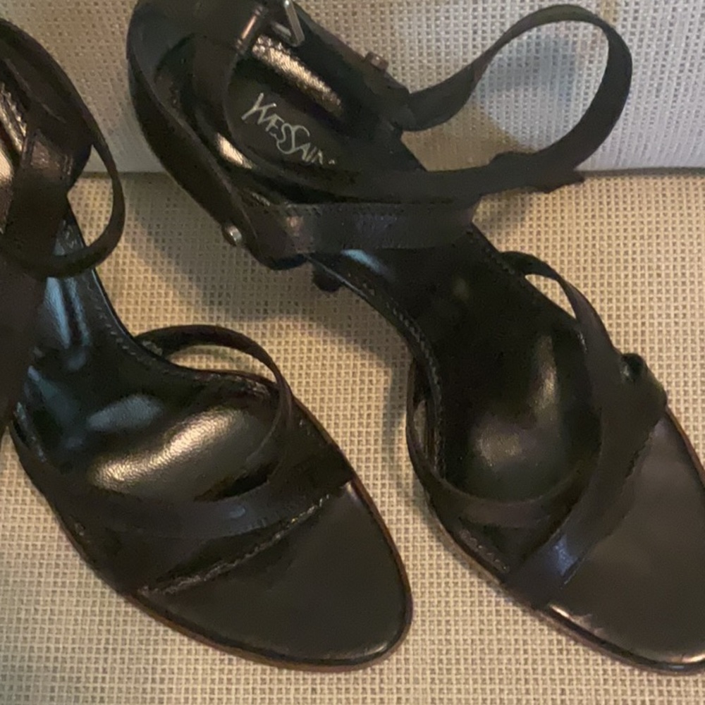 YVES ST LAURENT HEELS, size. 39